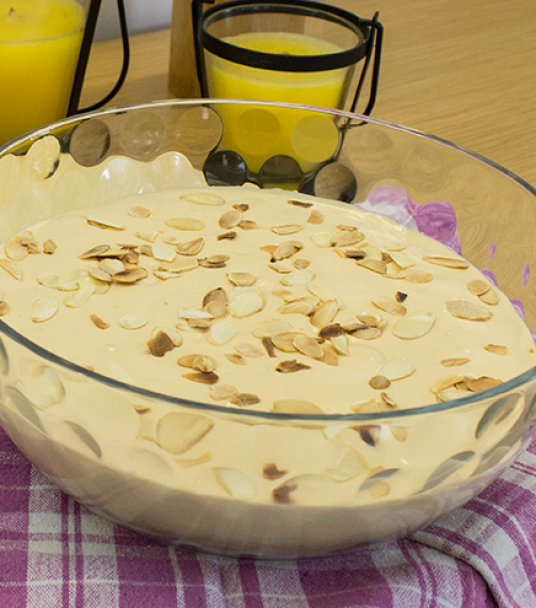 Imagem receita Mousse de leite condensado com amêndoa crocante